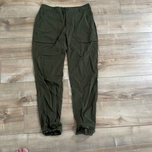 REI HIKING PANTS SIZE 6